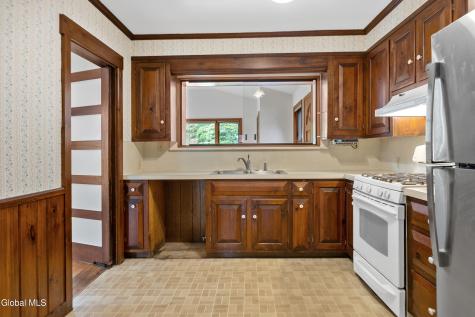1929 Dean Street Niskayuna NY 12309