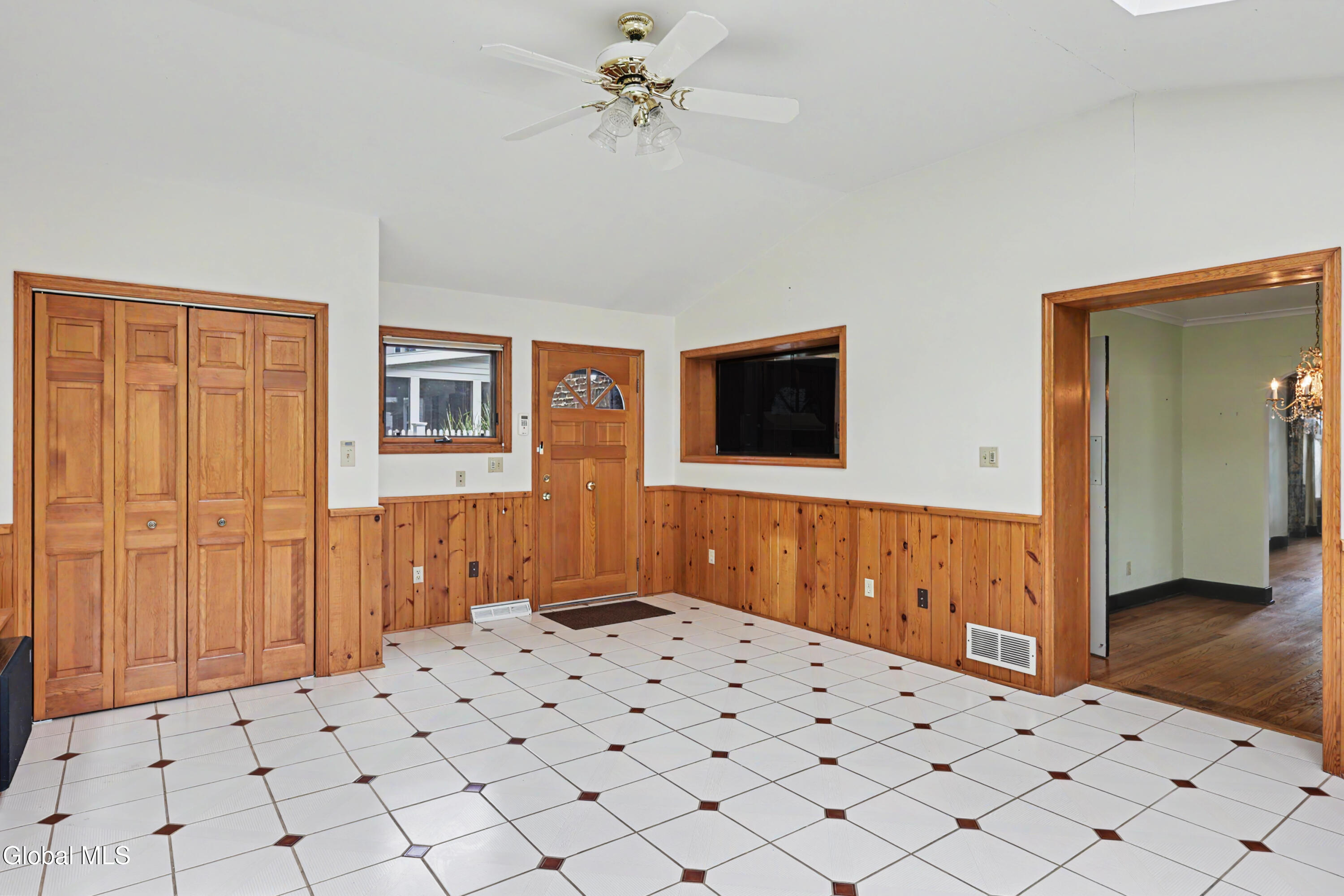 1929 Dean Street Niskayuna NY 12309