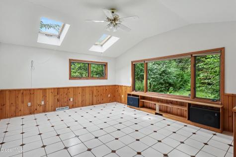1929 Dean Street Niskayuna NY 12309