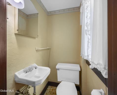 1929 Dean Street Niskayuna NY 12309