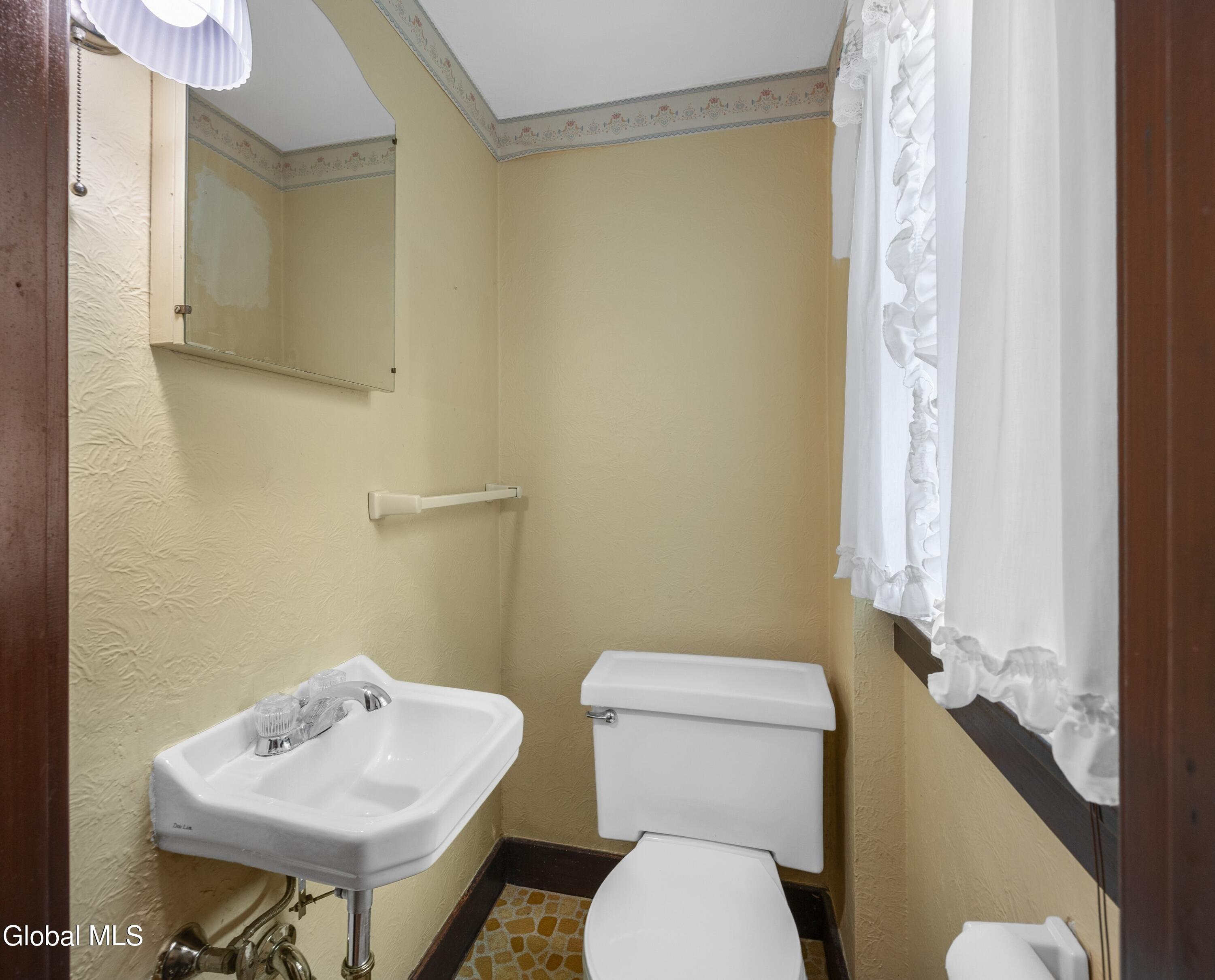1929 Dean Street Niskayuna NY 12309