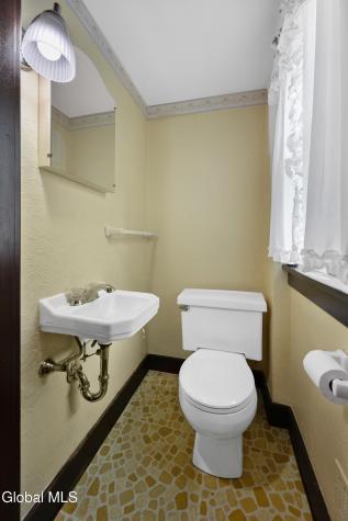 1929 Dean Street Niskayuna NY 12309