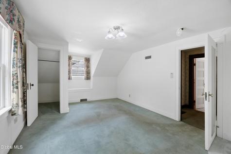 1929 Dean Street Niskayuna NY 12309