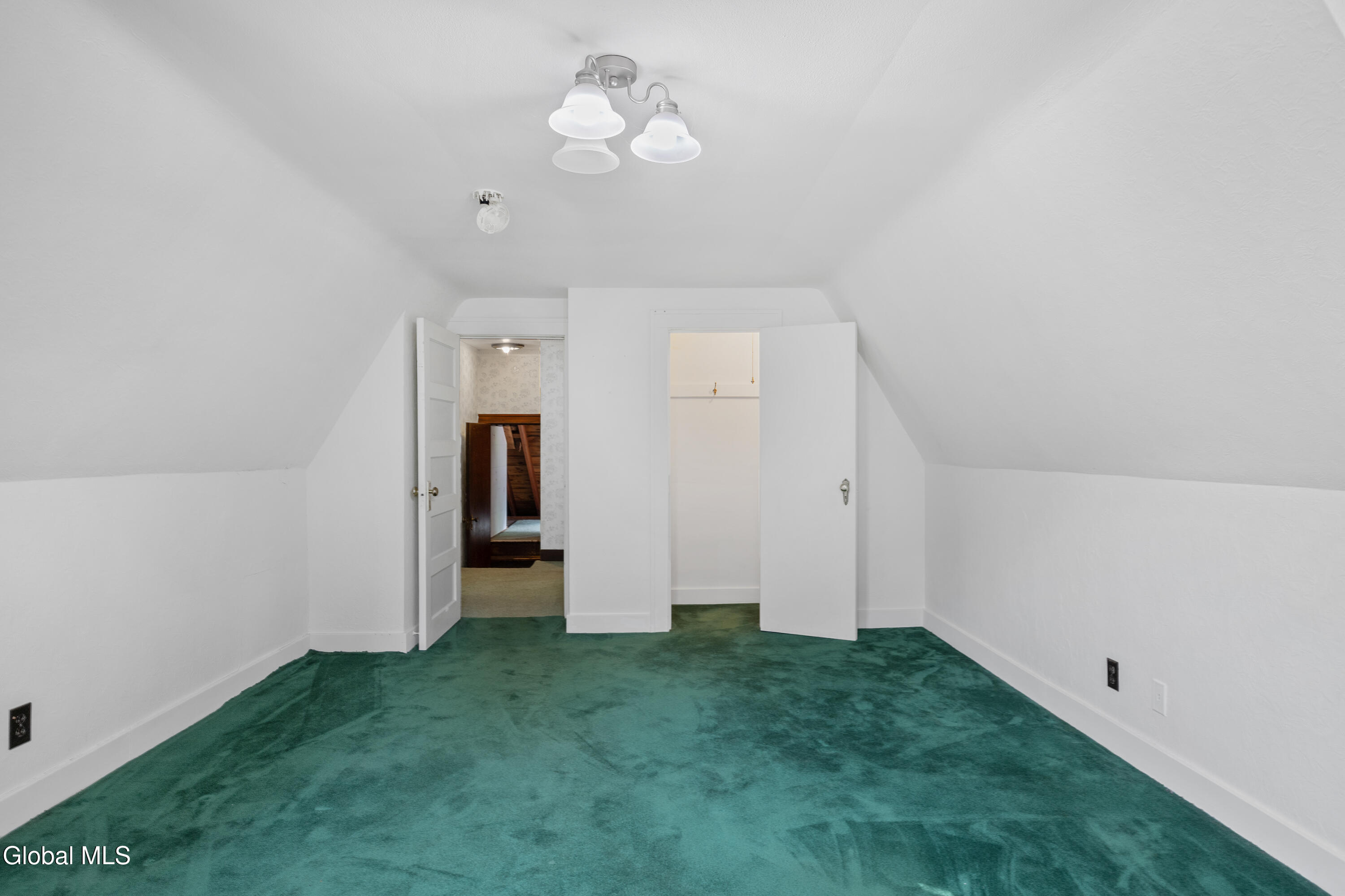 1929 Dean Street Niskayuna NY 12309