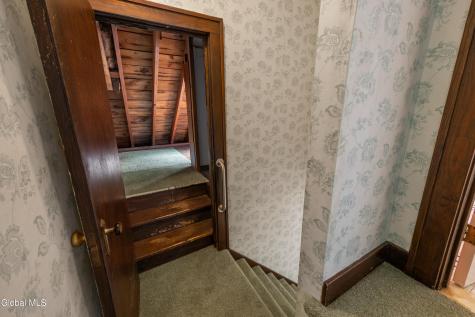 1929 Dean Street Niskayuna NY 12309