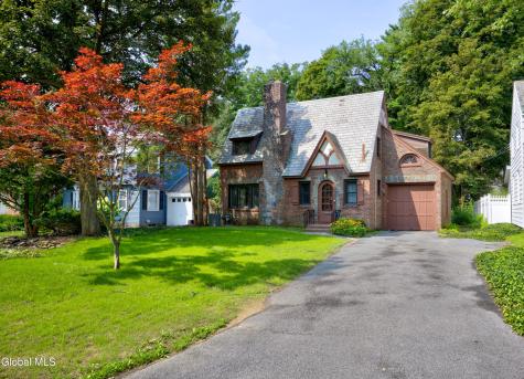 1929 Dean Street Niskayuna NY 12309