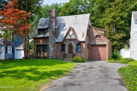 1929 Dean Street Niskayuna NY 12309