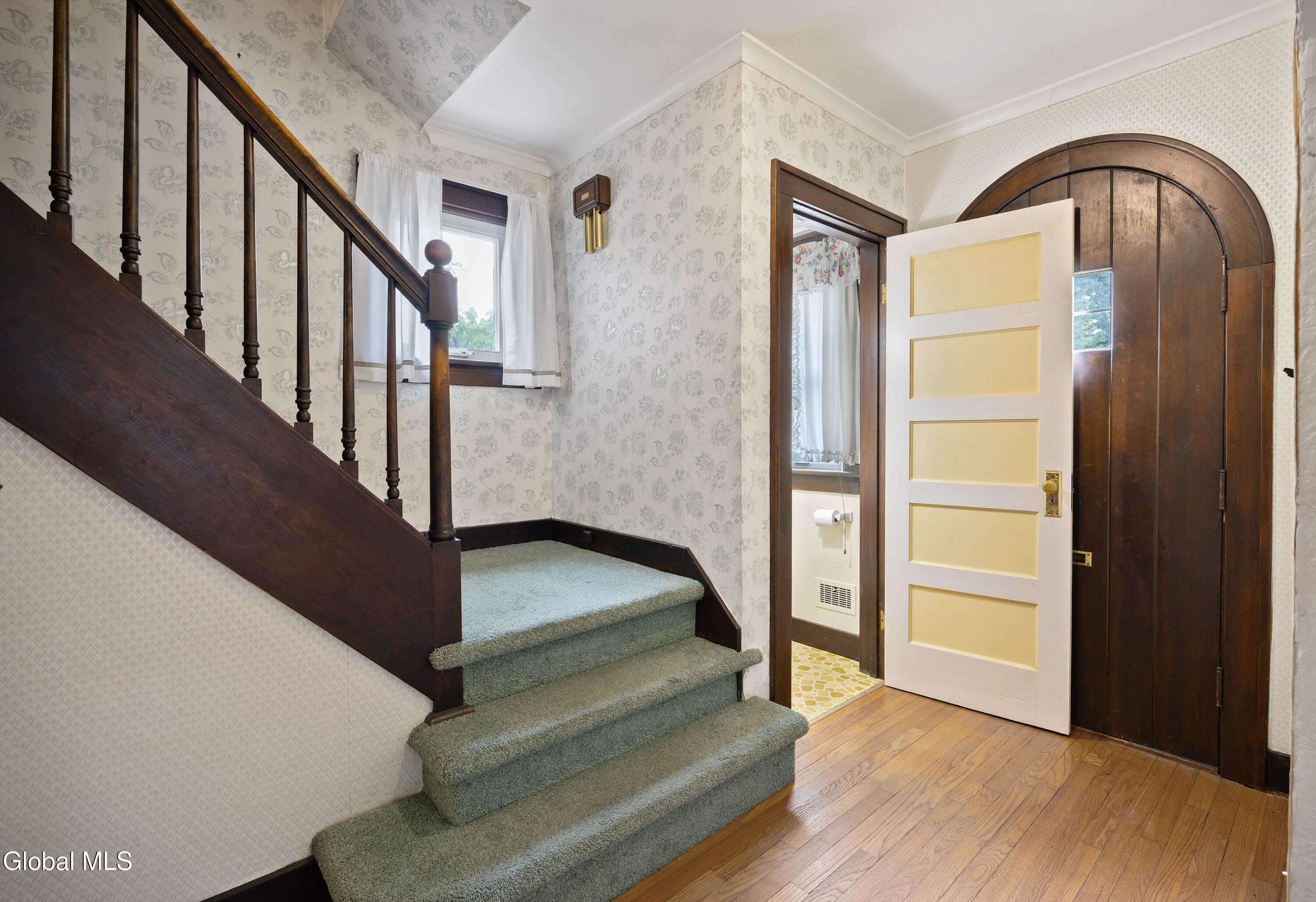 1929 Dean Street Niskayuna NY 12309