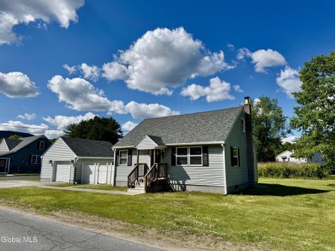 18 3rd Avenue Hadley NY 12835