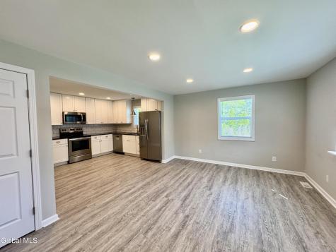 18 3rd Avenue Hadley NY 12835