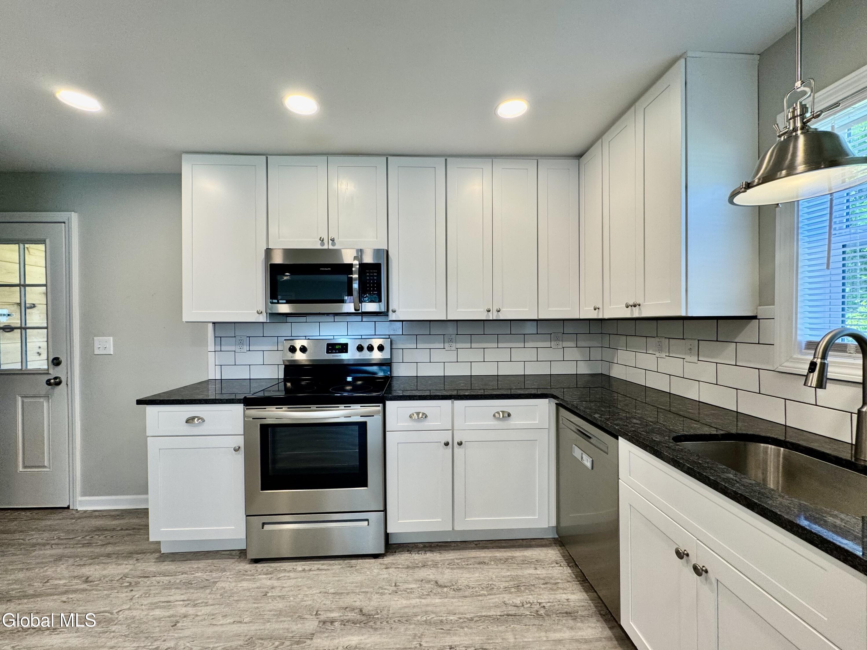 18 3rd Avenue Hadley NY 12835