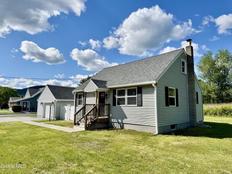 18 3rd Avenue Hadley NY 12835