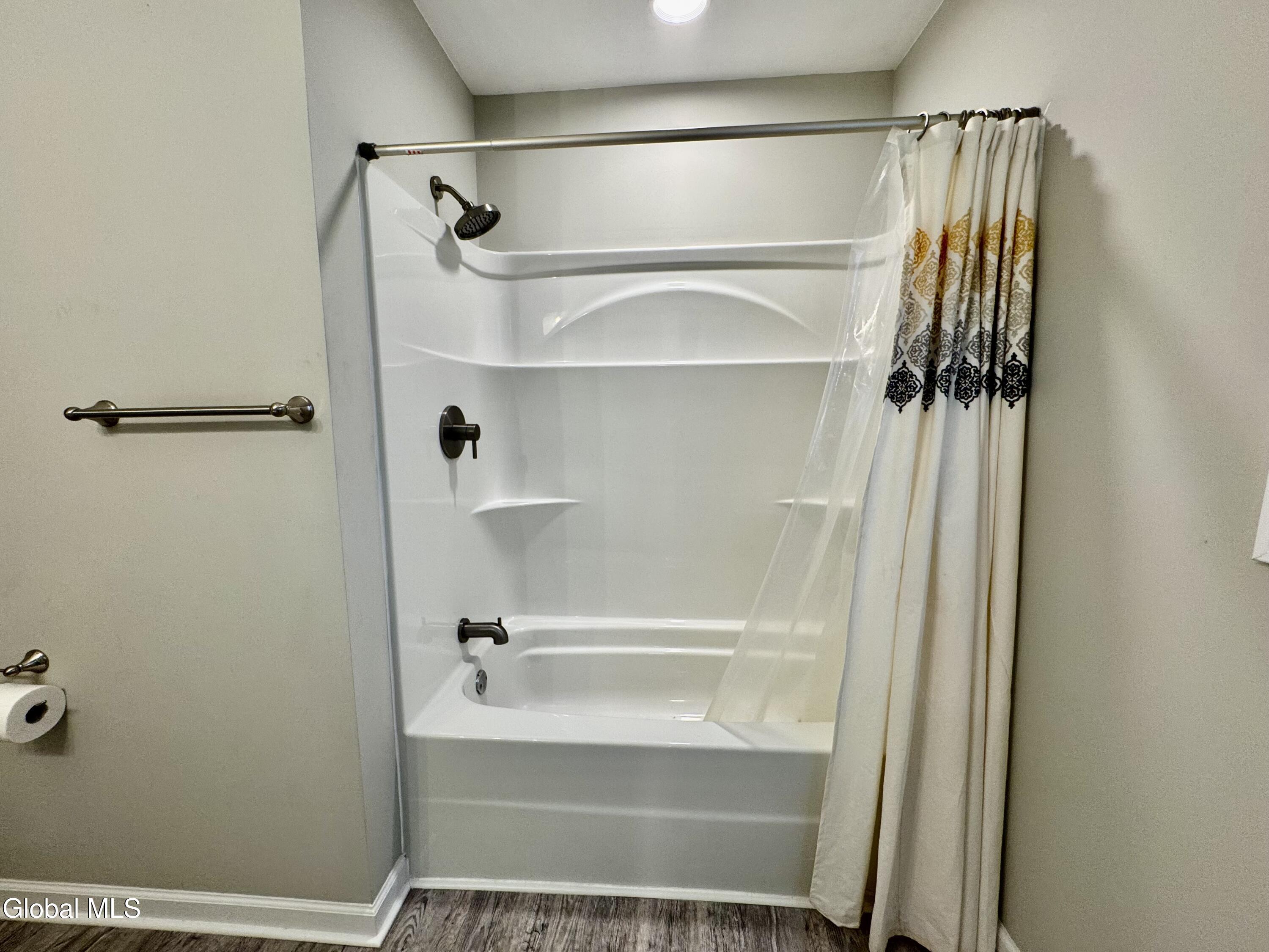 18 3rd Avenue Hadley NY 12835