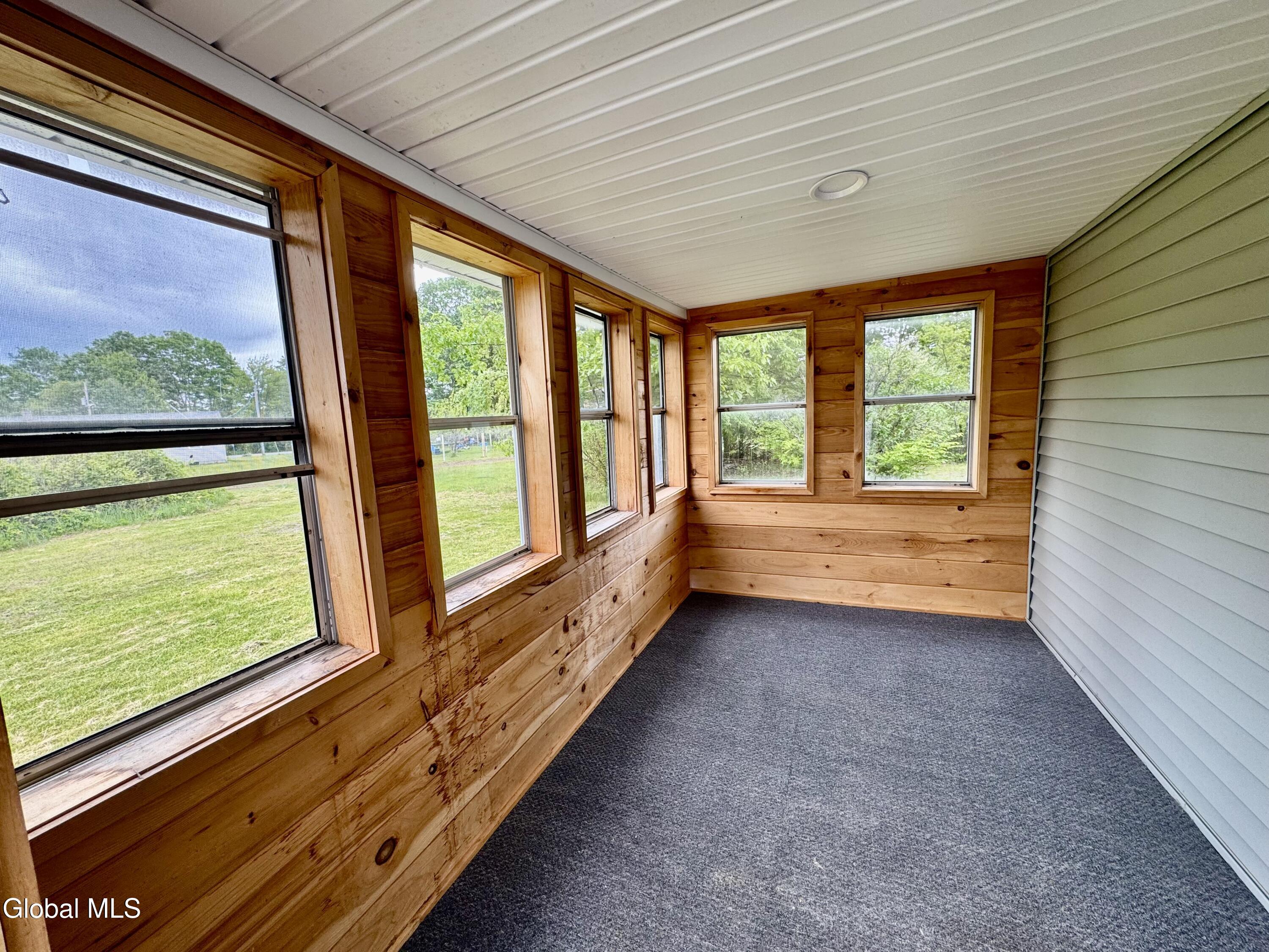 18 3rd Avenue Hadley NY 12835
