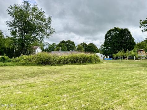 18 3rd Avenue Hadley NY 12835