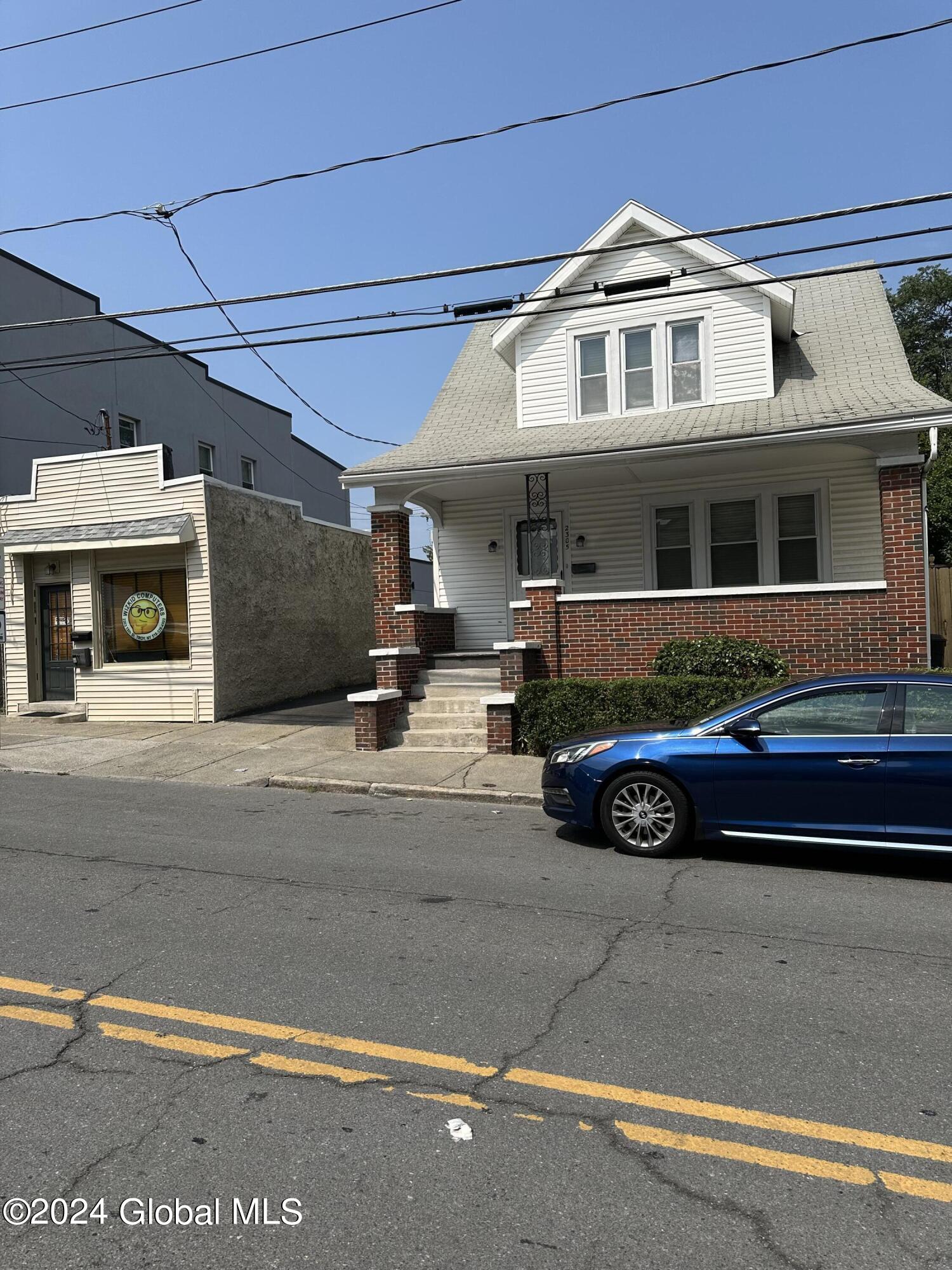 2303-2305 15th Street Troy NY 12180