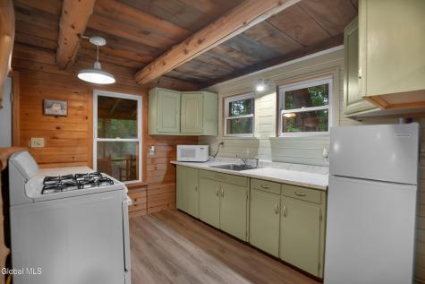 29 Fennessey Lane Newcomb NY 12852