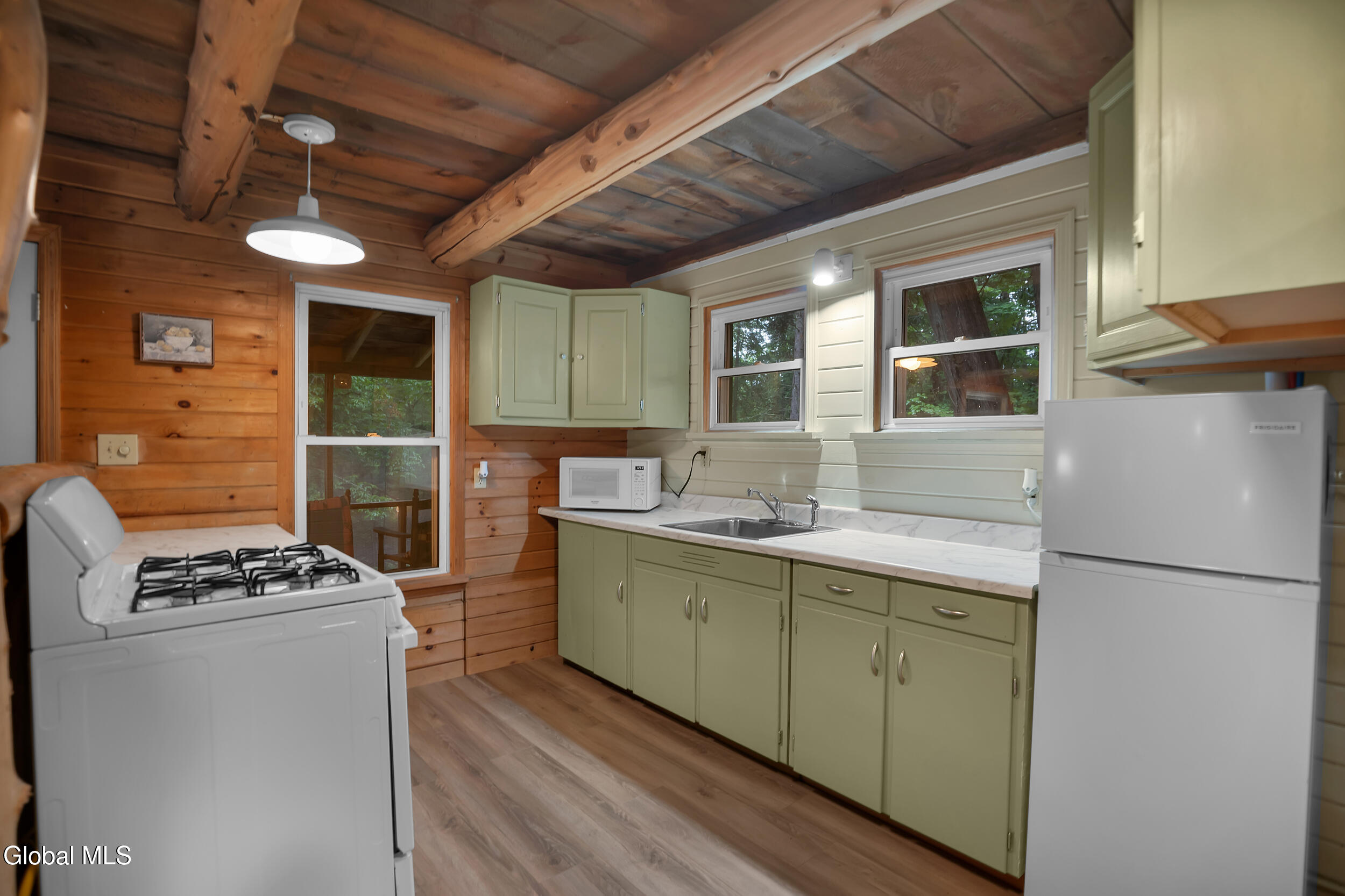 29 Fennessey Lane Newcomb NY 12852