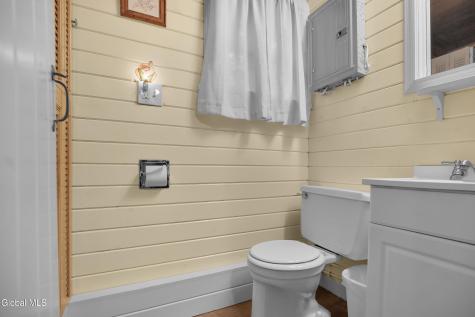 29 Fennessey Lane Newcomb NY 12852