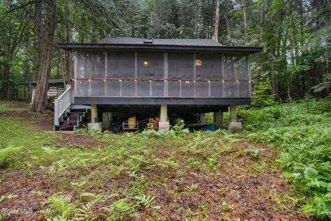 29 Fennessey Lane Newcomb NY 12852