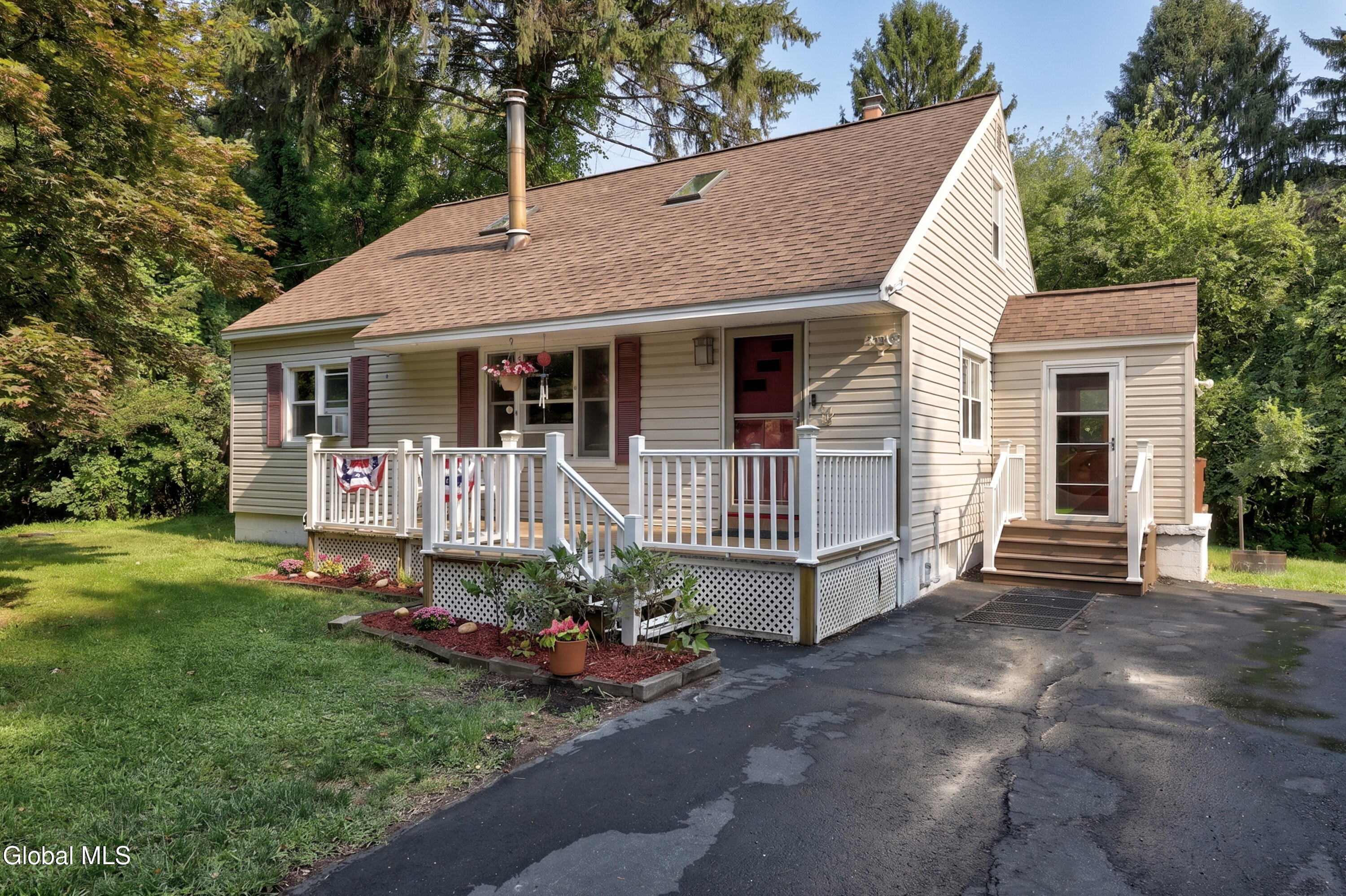 69 Ray Road Rexford NY 12148