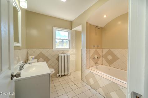 28 Everett Road Colonie NY 12205