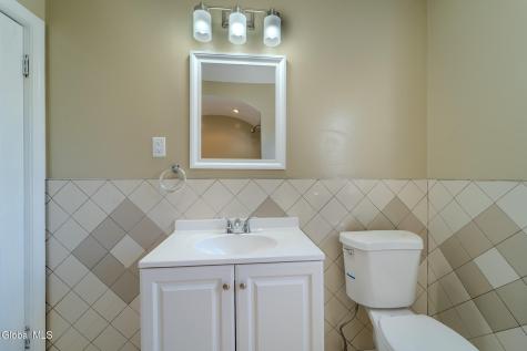 28 Everett Road Colonie NY 12205