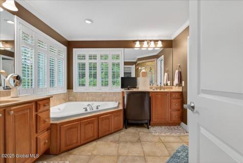 624 Grooms Road Clifton Park NY 12065