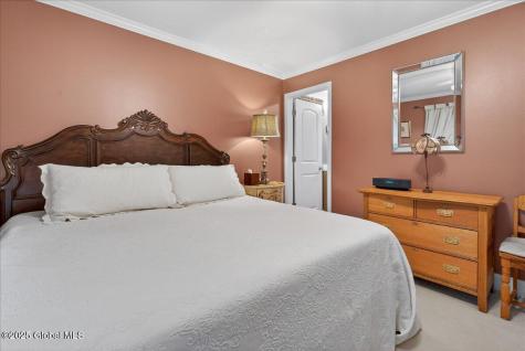 624 Grooms Road Clifton Park NY 12065