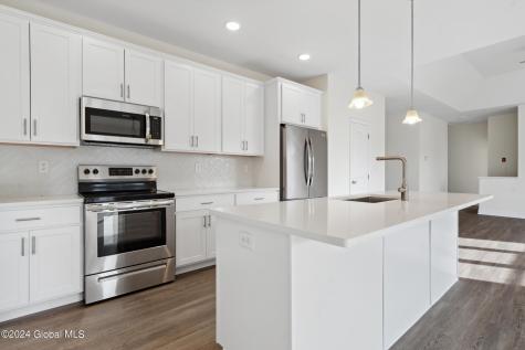 9 Brookhaven Court Saratoga Springs NY 12866