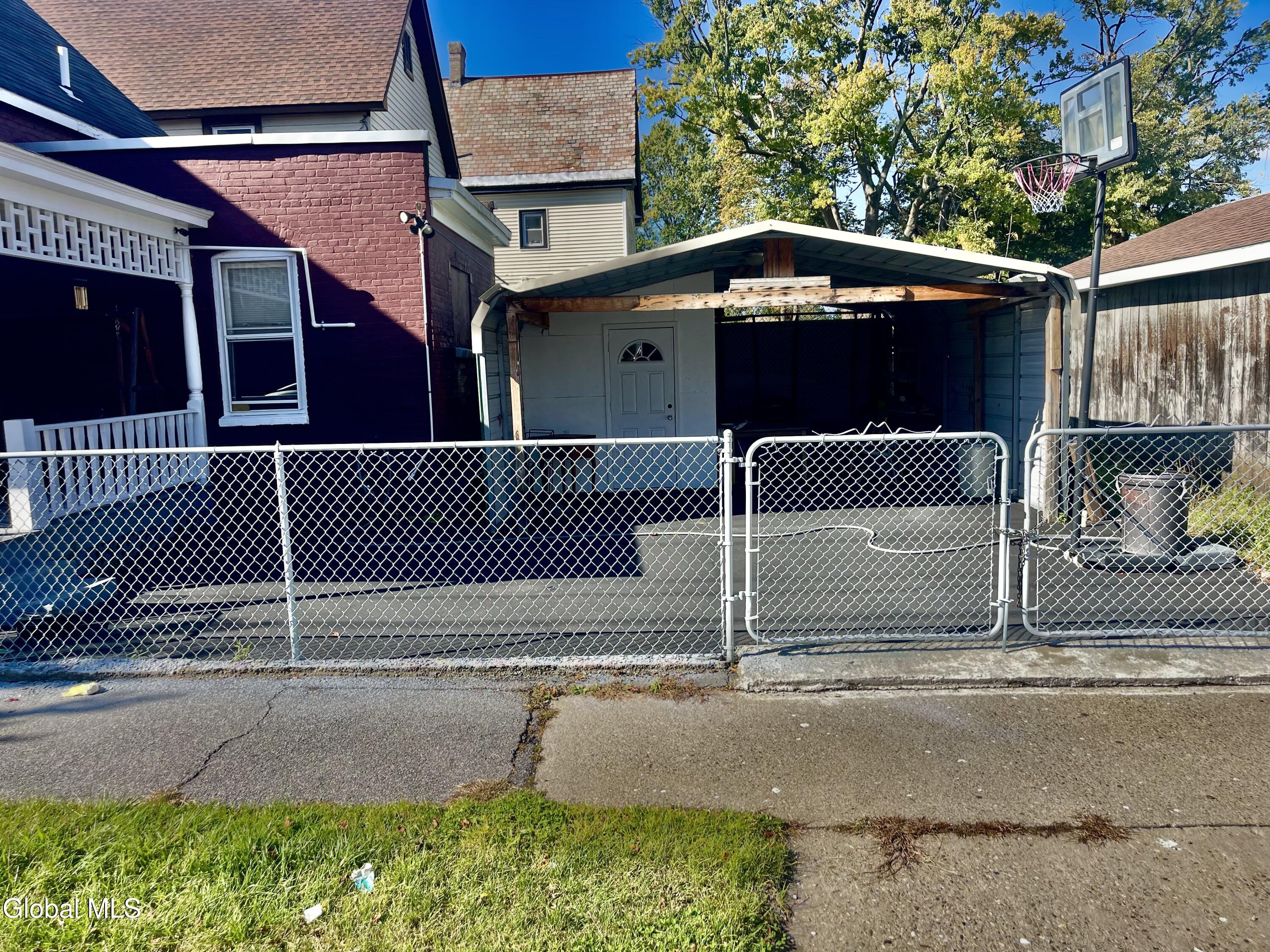 863 Emmett Street Schenectady NY 12307