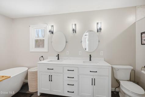 32 Friar Tuck Way Saratoga Springs NY 12866