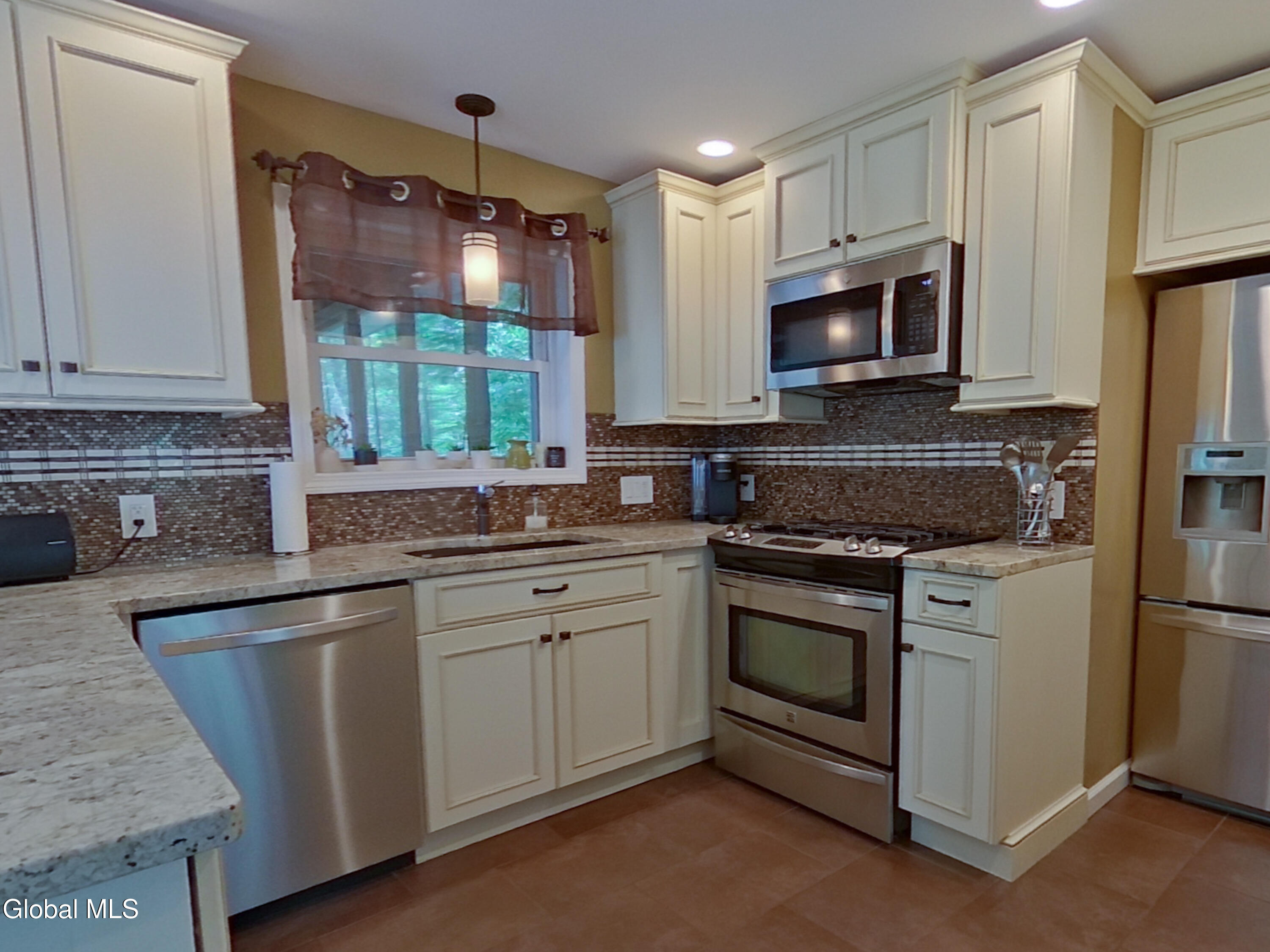 2270 Stuyvesant Drive Niskayuna NY 12309