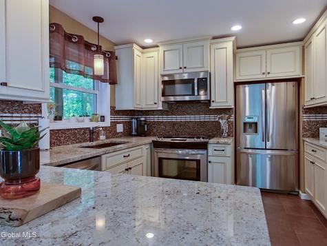 2270 Stuyvesant Drive Niskayuna NY 12309