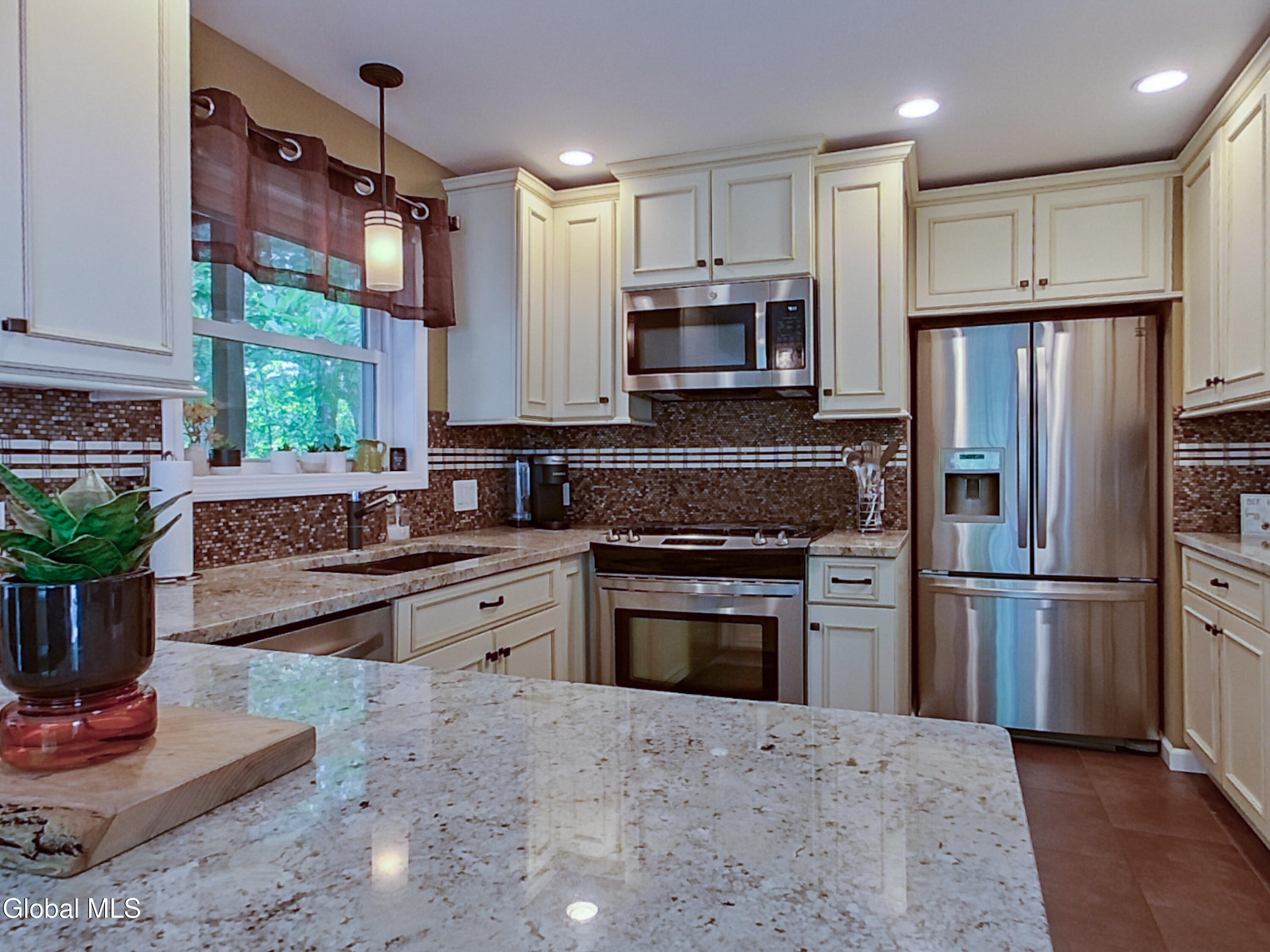2270 Stuyvesant Drive Niskayuna NY 12309
