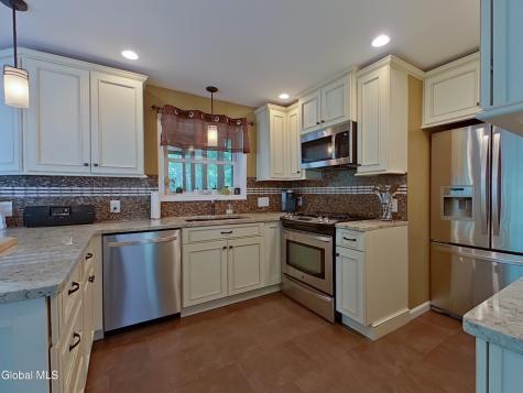 2270 Stuyvesant Drive Niskayuna NY 12309
