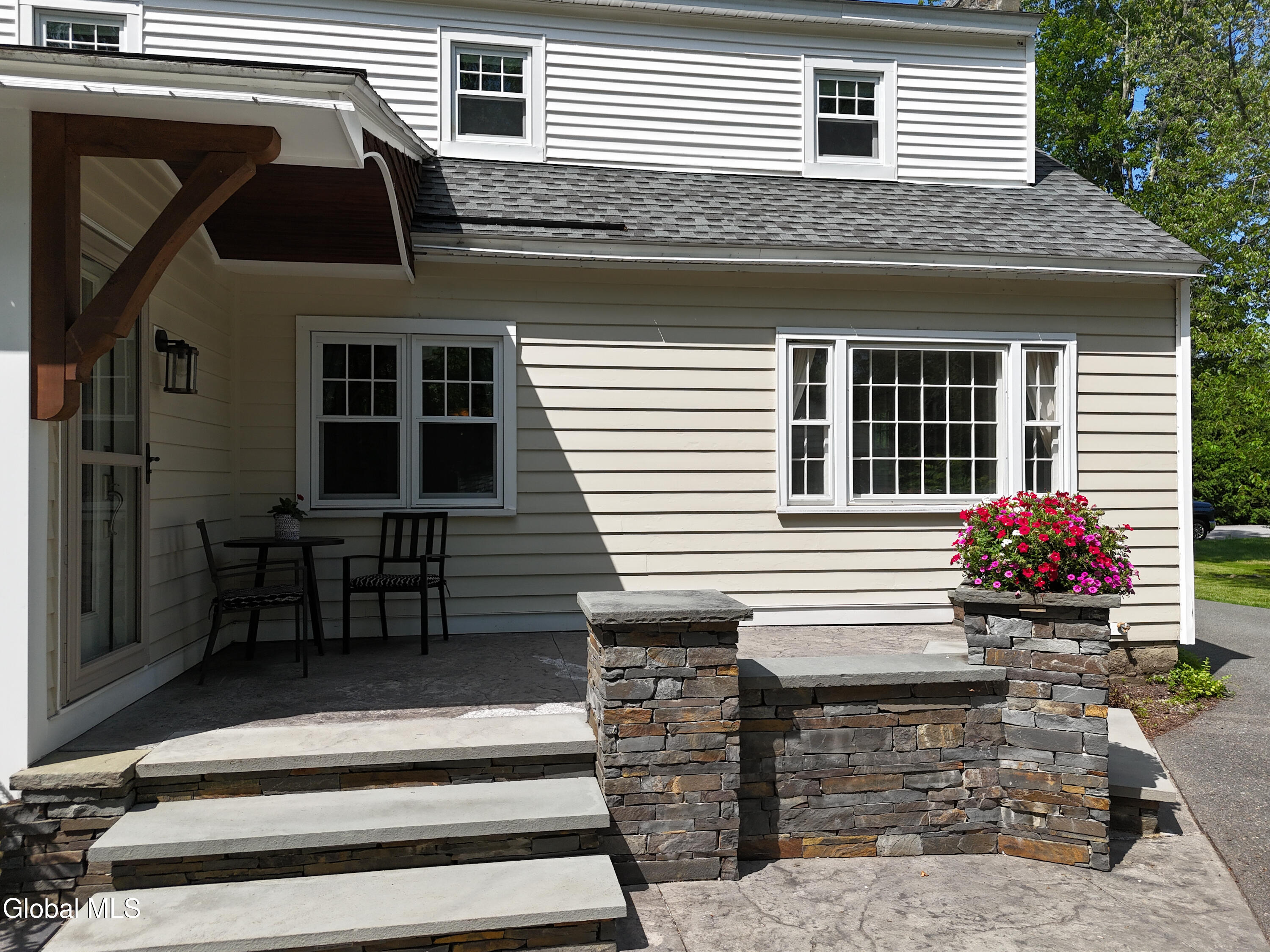 2270 Stuyvesant Drive Niskayuna NY 12309