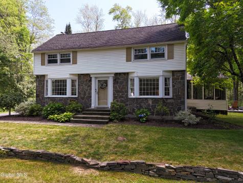 2270 Stuyvesant Drive Niskayuna NY 12309