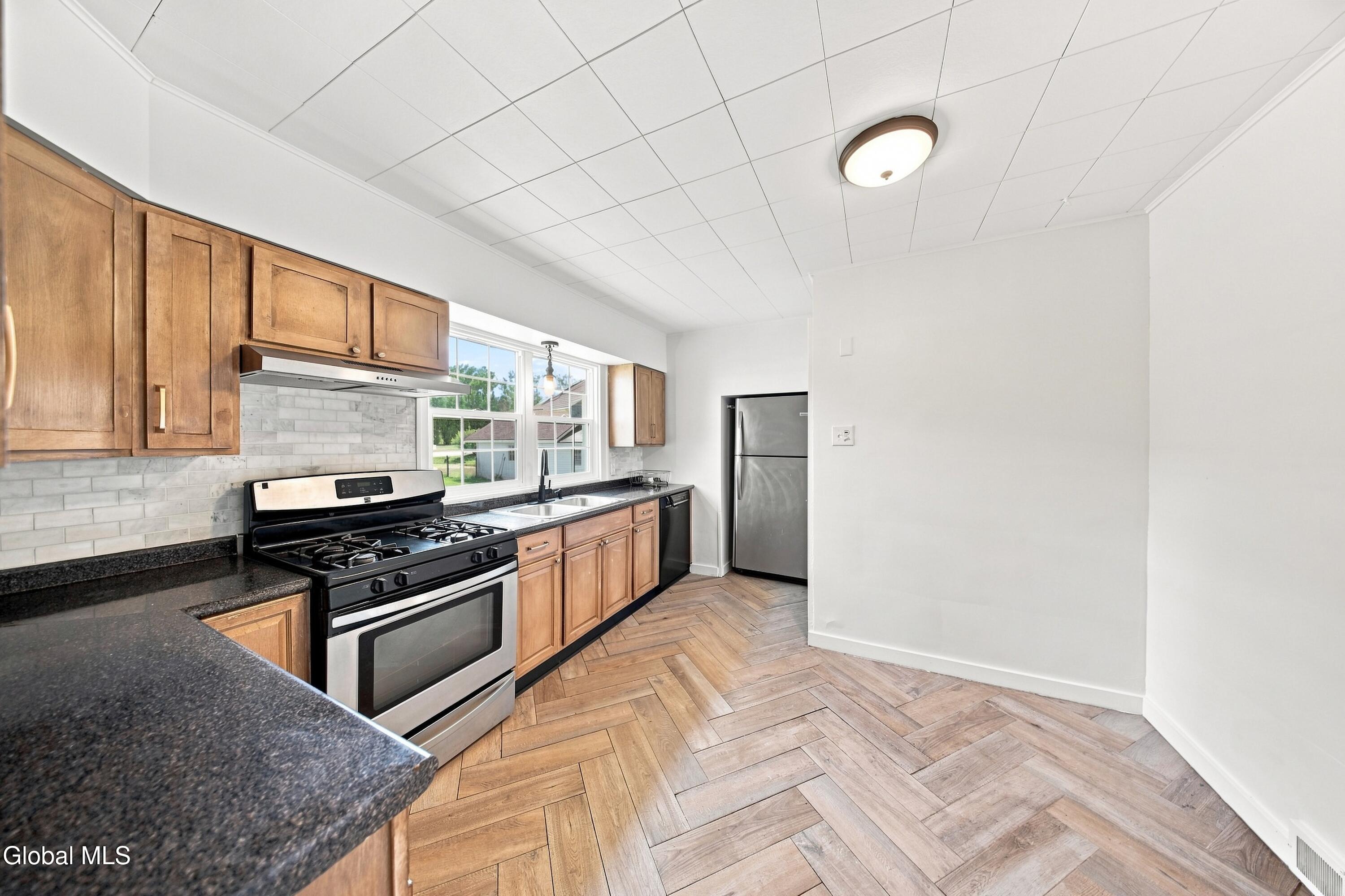 383 Vley Road Glenville NY 12302