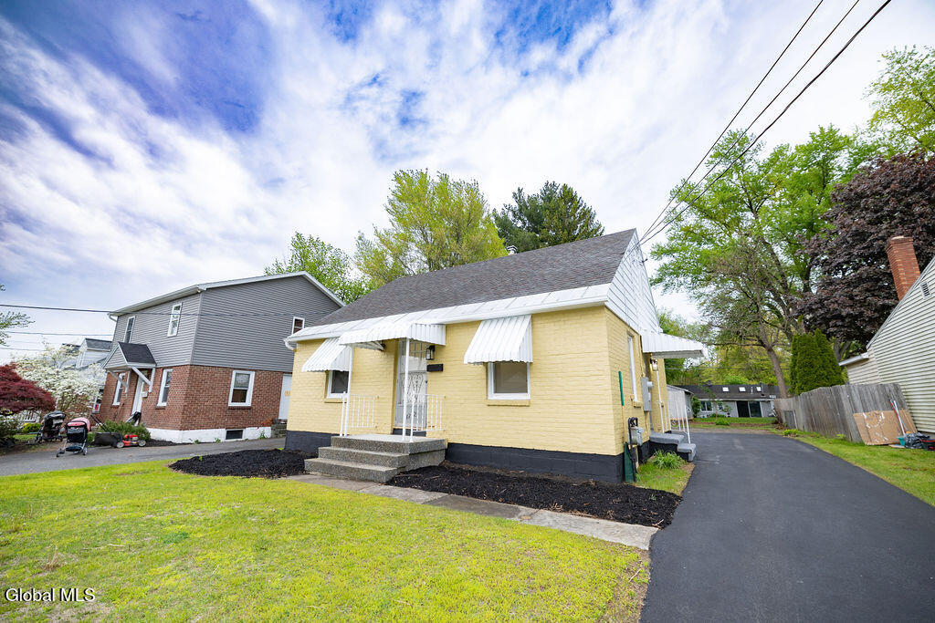 1782 Fiero Avenue Schenectady NY 12303