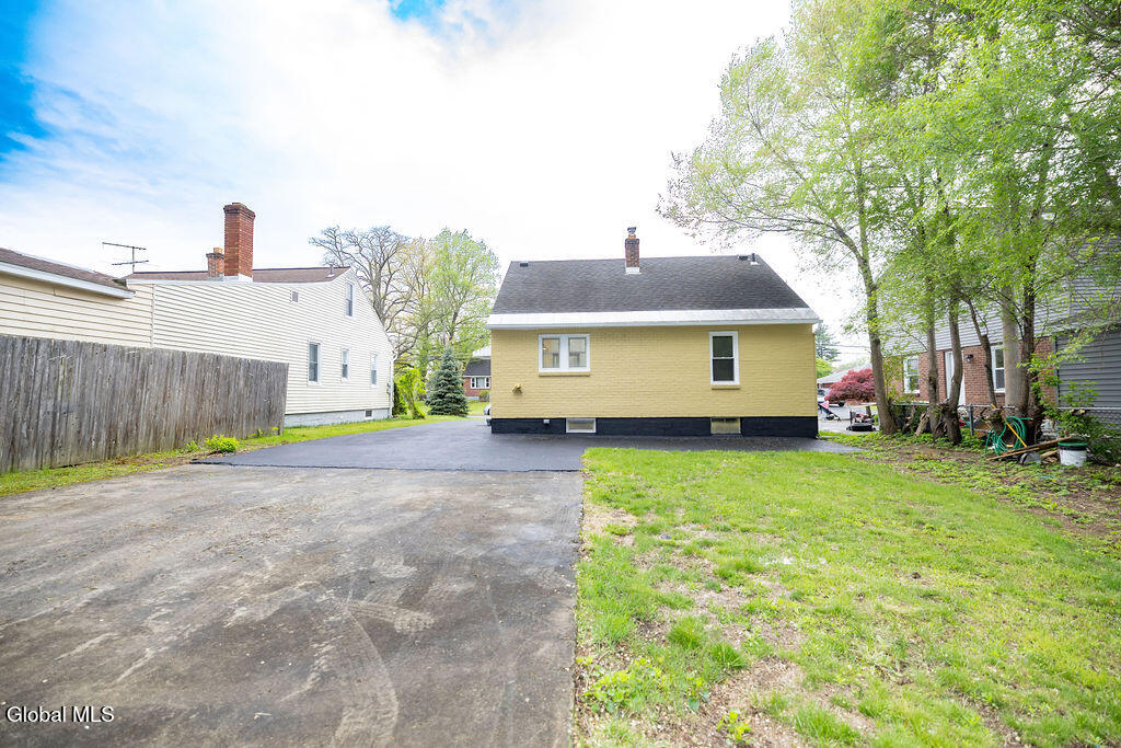 1782 Fiero Avenue Schenectady NY 12303