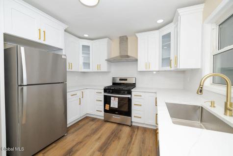 1782 Fiero Avenue Schenectady NY 12303