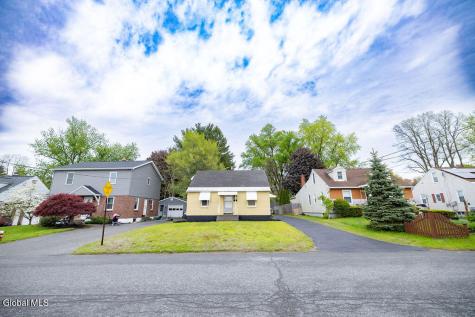 1782 Fiero Avenue Schenectady NY 12303