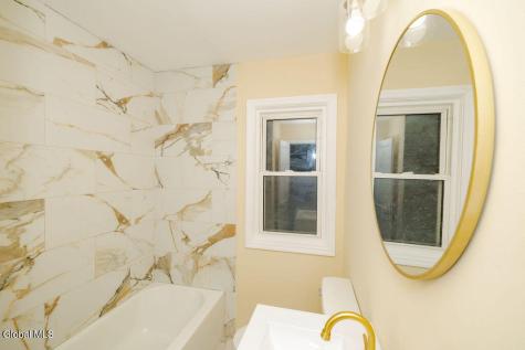 1782 Fiero Avenue Schenectady NY 12303