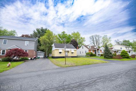 1782 Fiero Avenue Schenectady NY 12303