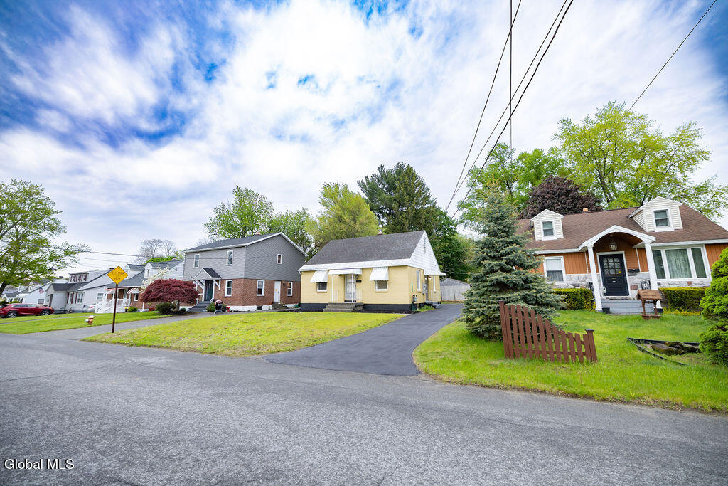1782 Fiero Avenue Schenectady NY 12303
