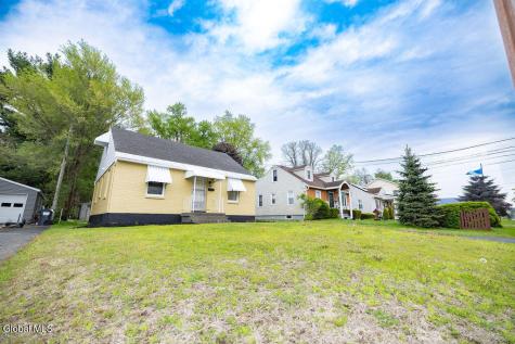1782 Fiero Avenue Schenectady NY 12303