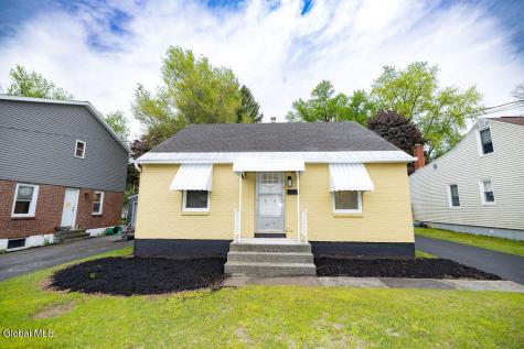 1782 Fiero Avenue Schenectady NY 12303