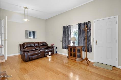 13 Lashway Lane East Greenbush NY 12061