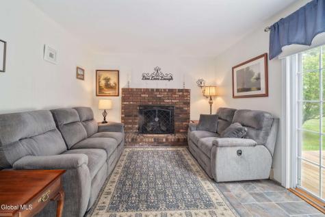 18 Fairway Lane Schenectady NY 12304